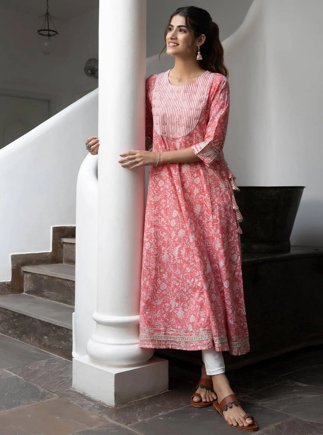 Aneesah Pink Tiered Printed Kurta By RAGAVI