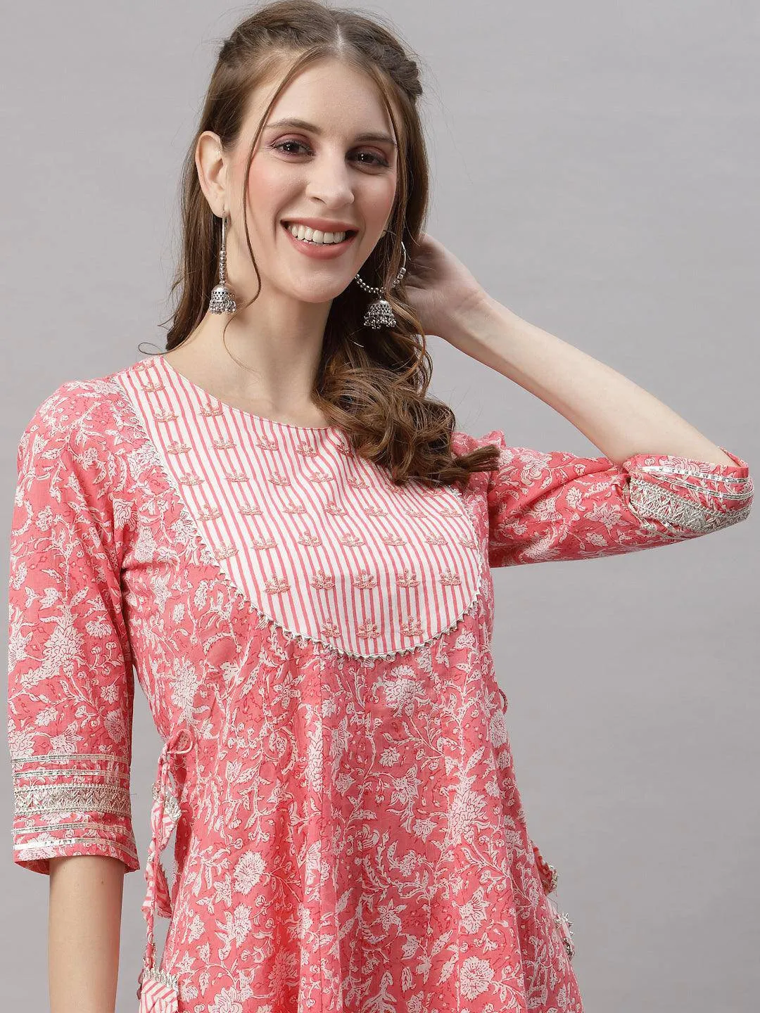 Aneesah Pink Tiered Printed Kurta By RAGAVI