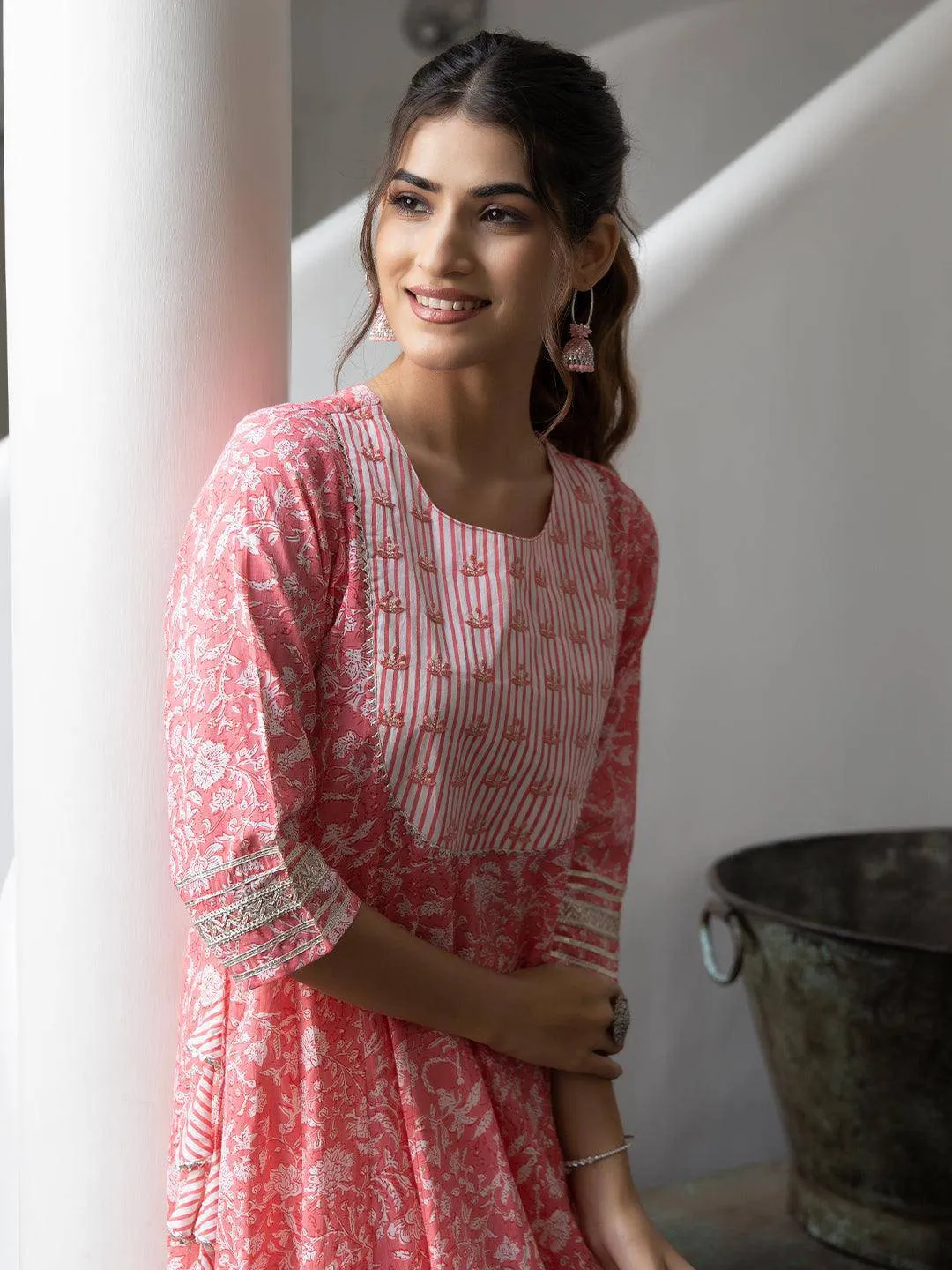 Aneesah Pink Tiered Printed Kurta By RAGAVI