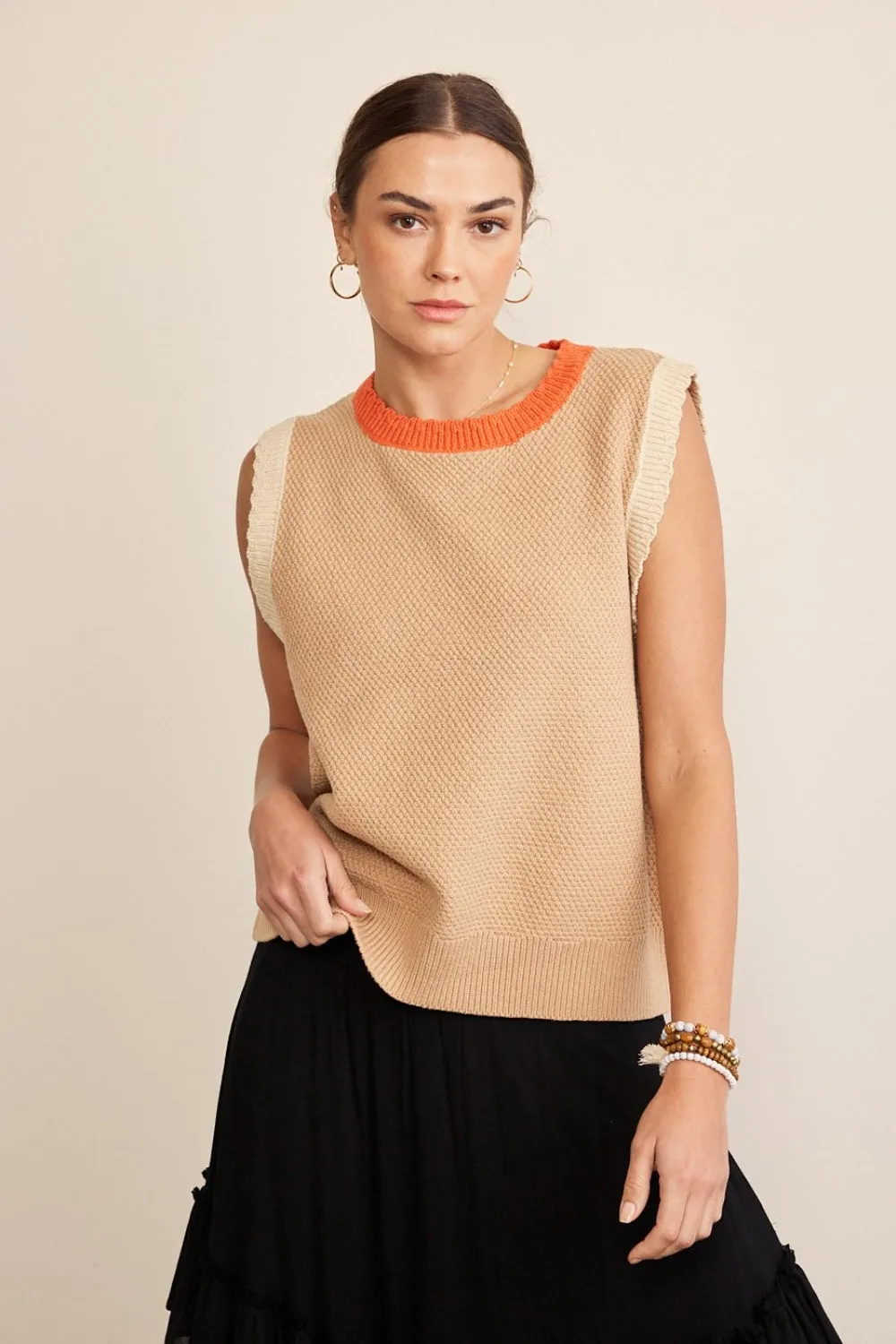 Contrast Round Neck Sweater Vest