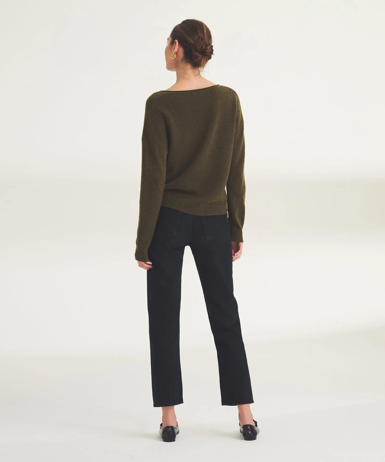 Lightweight Cashmere V-Neck Sweater