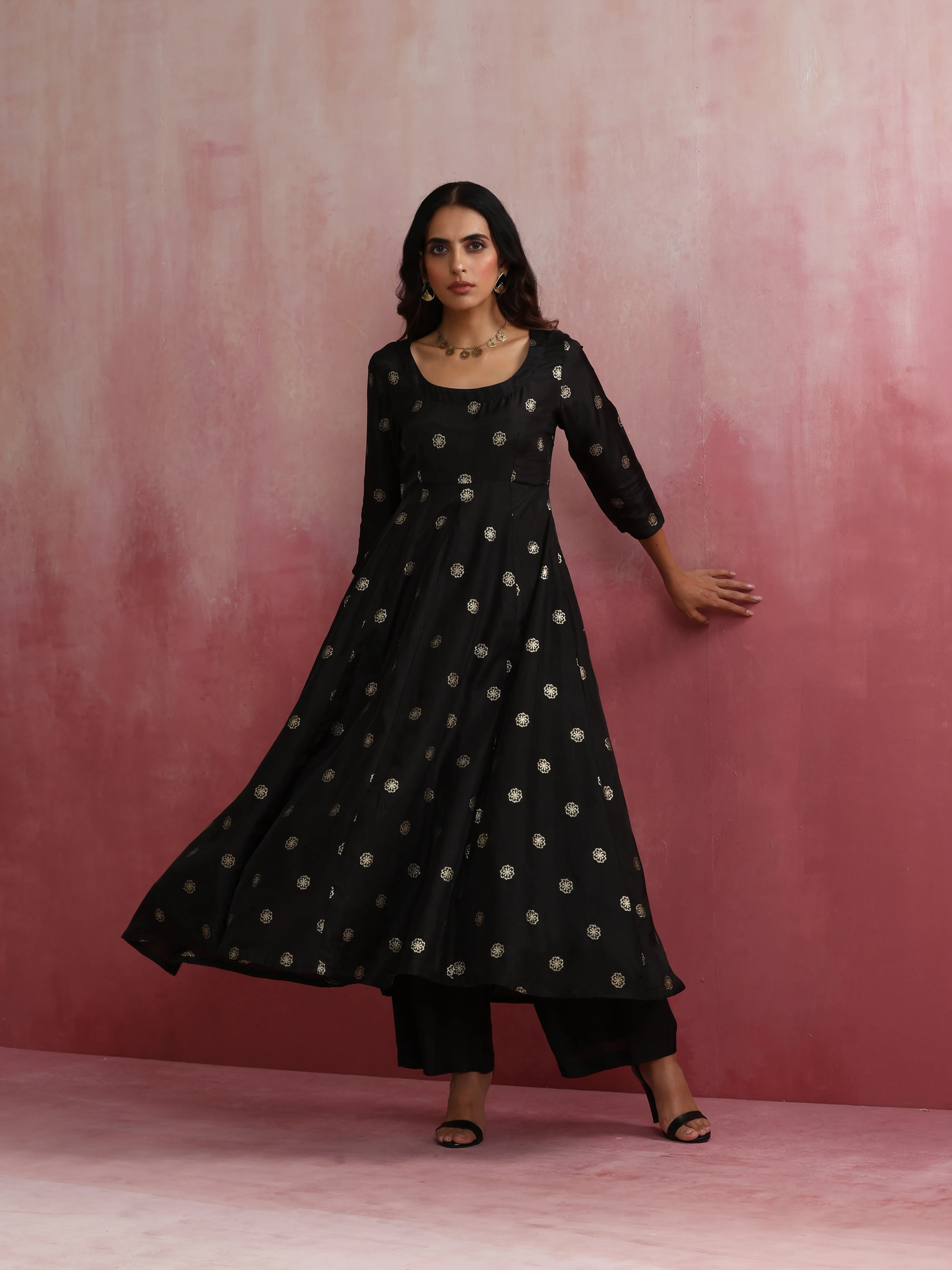 trueBrowns Black Viscose Silk Kurta Dupatta Set