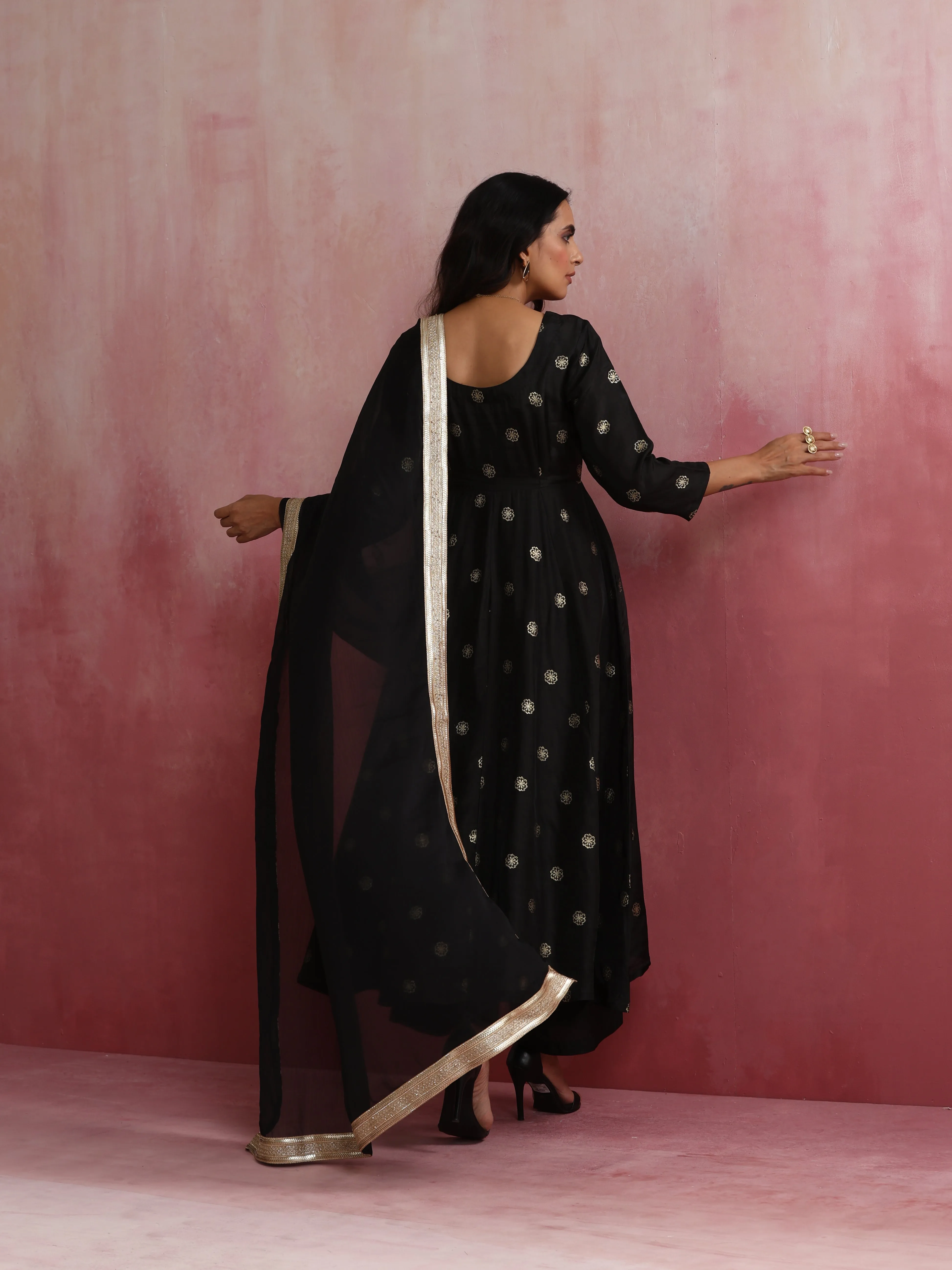 trueBrowns Black Viscose Silk Kurta Dupatta Set