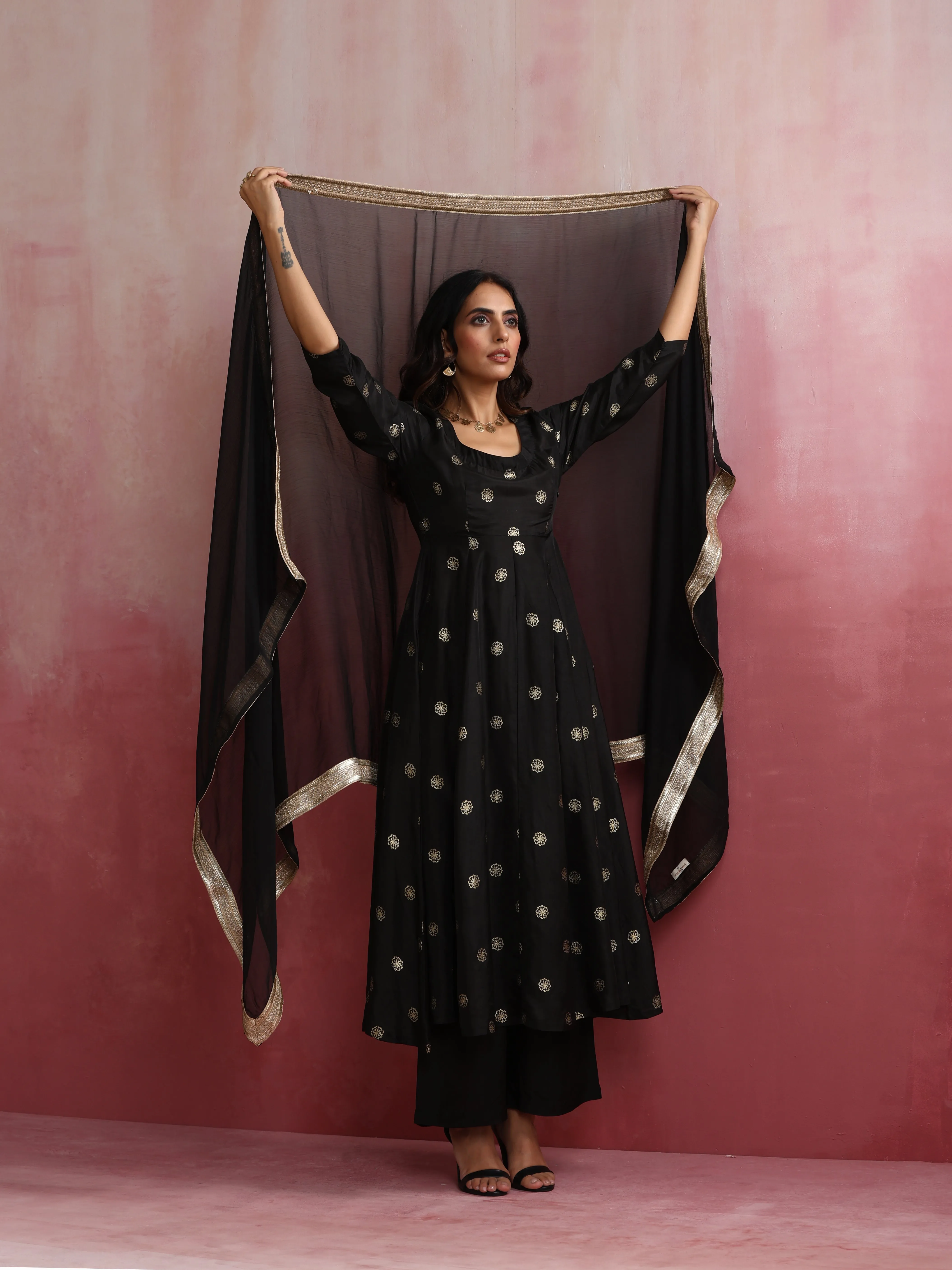 trueBrowns Black Viscose Silk Kurta Dupatta Set