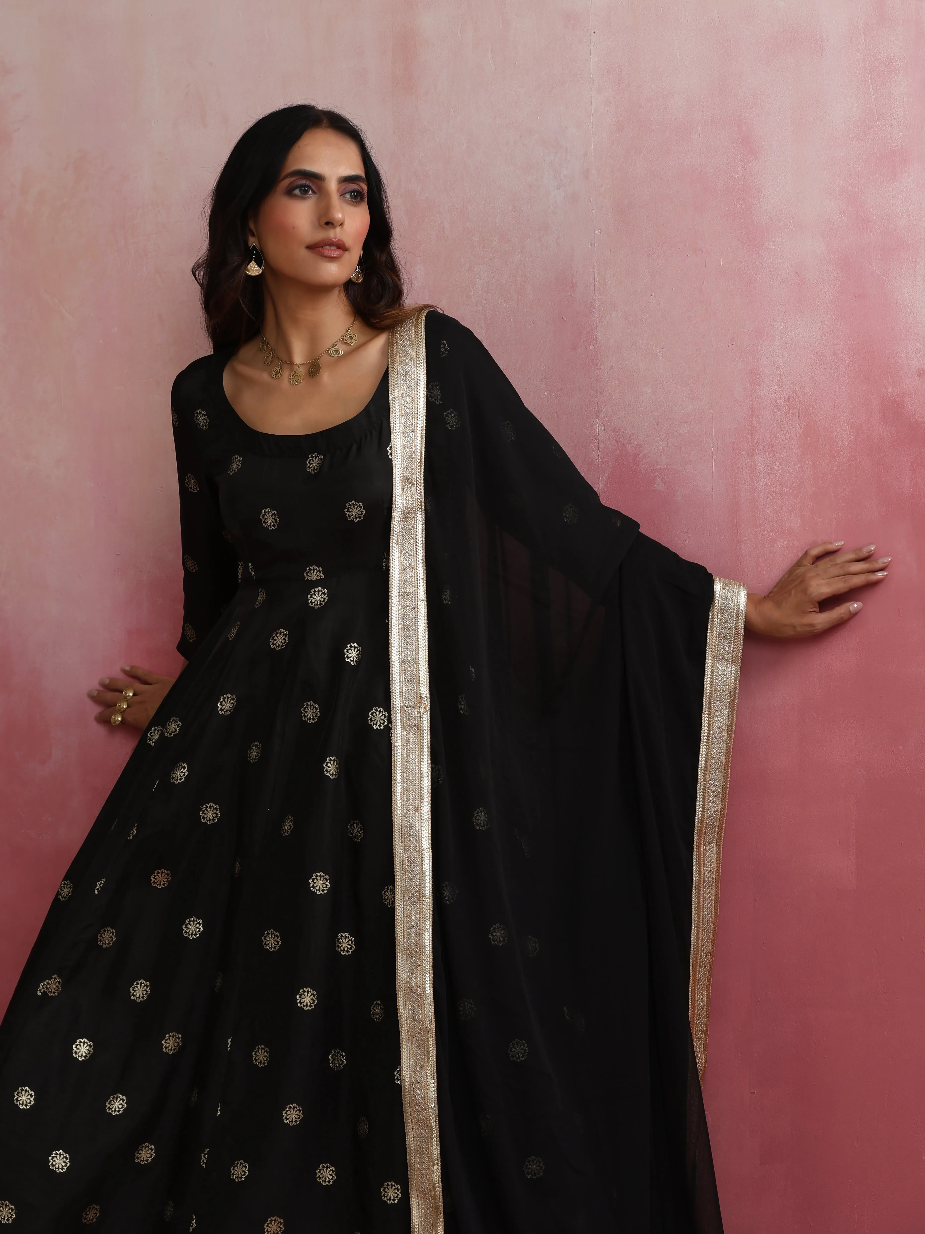 trueBrowns Black Viscose Silk Kurta Dupatta Set