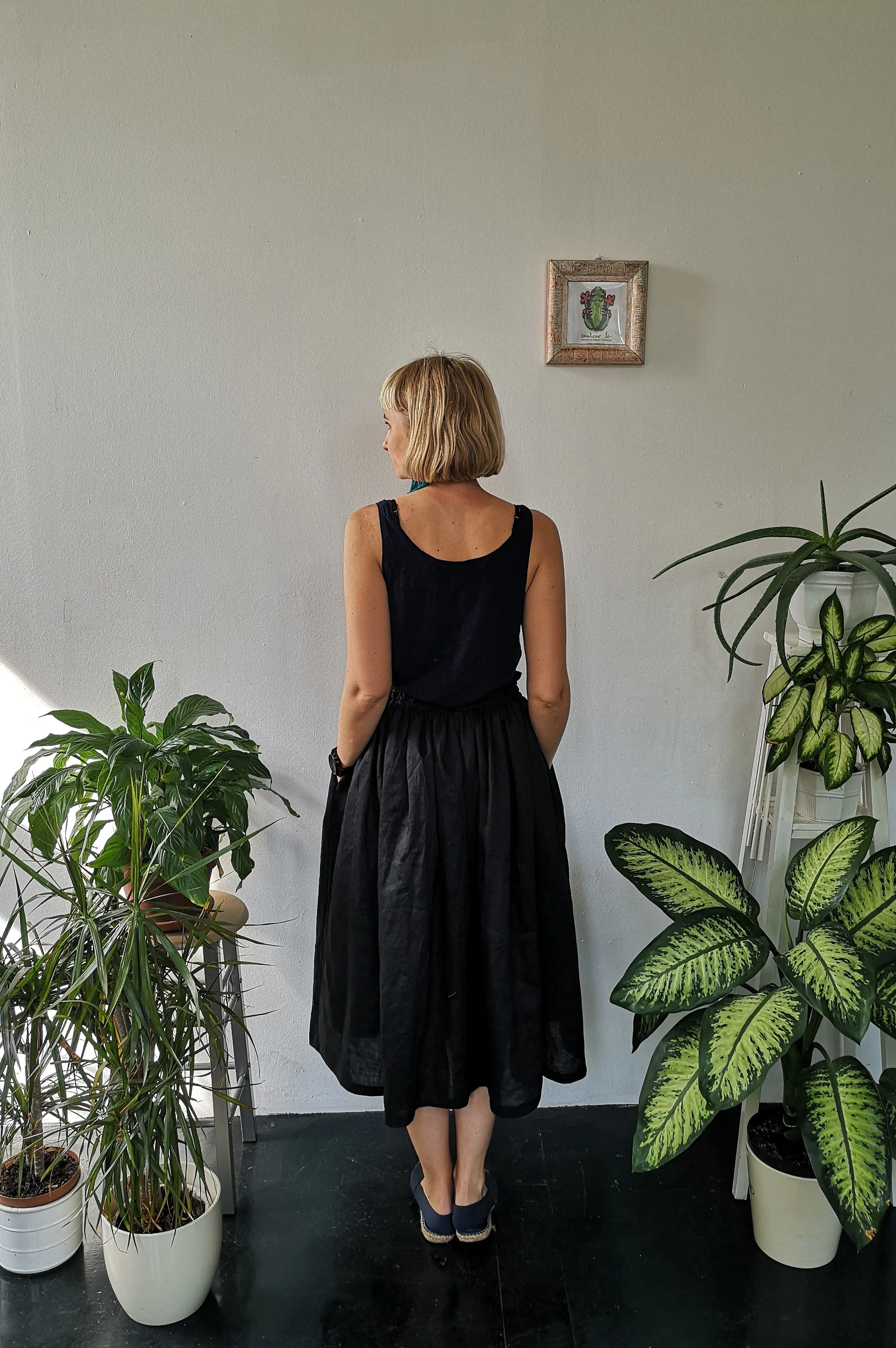 Wonderful, Feminine and Super Versetile Minimalist lifestyle Black Midi Linen Blend Skirt!