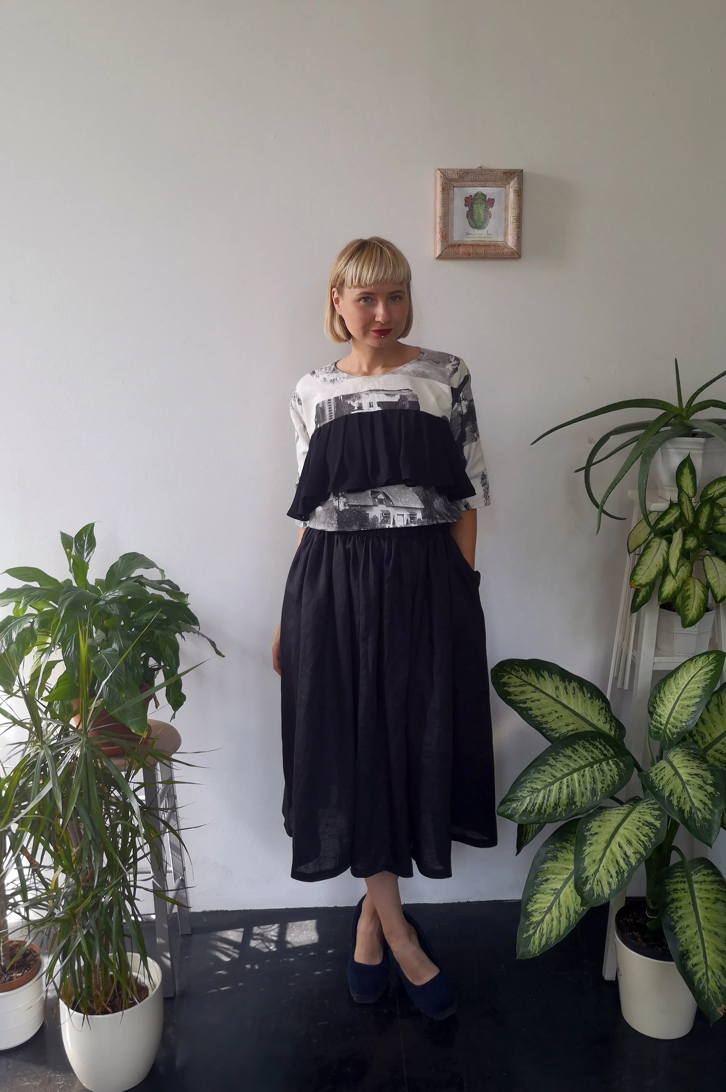 Wonderful, Feminine and Super Versetile Minimalist lifestyle Black Midi Linen Blend Skirt!